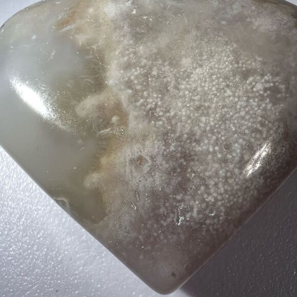 Flower Agate‎ Heart Carving (#15) - Picture 7 of 12